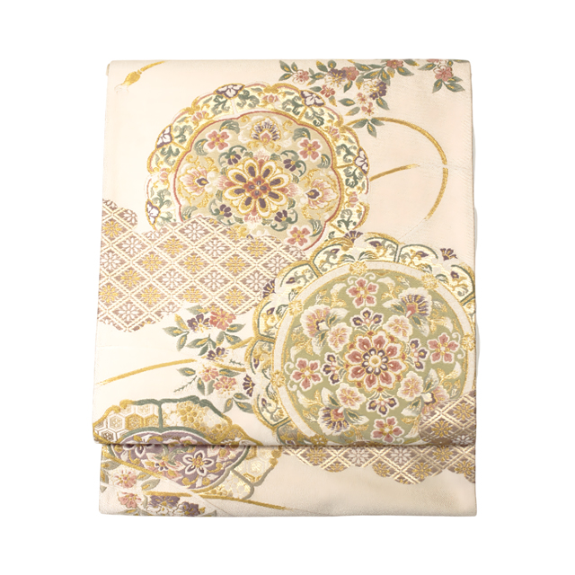 西陣の名門・京藝が贈る、至高の輝き。袋帯「美粧」— 四季の彩りと鏡裏文様が織りなす、格別の気品。